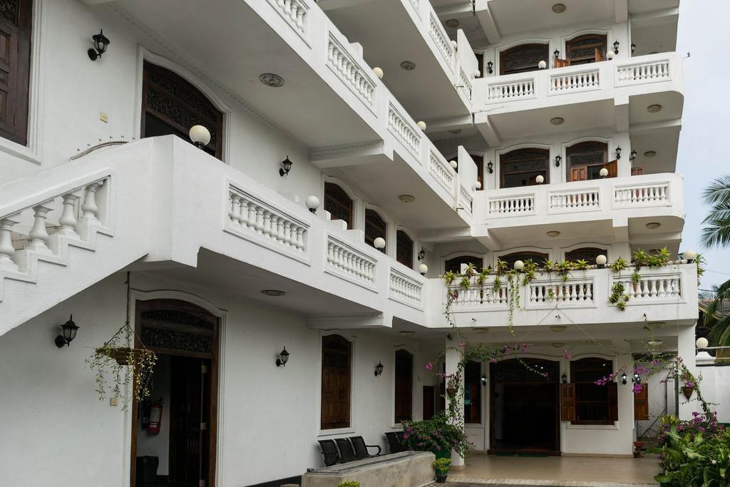 Dew Grand Regency Apartment Bataduwa Екстериор снимка
