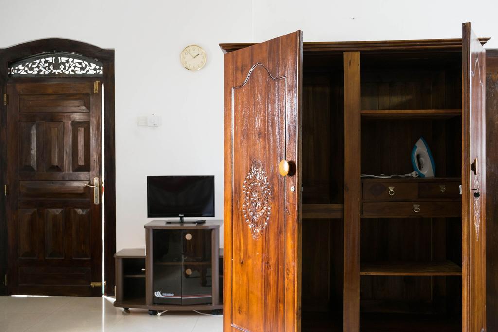 Dew Grand Regency Apartment Bataduwa Екстериор снимка